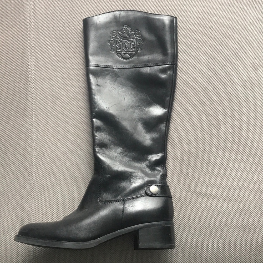 Etienne Aigner black boots